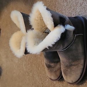 Ugg Bailey Button Distressed Eva Boots sz 7
